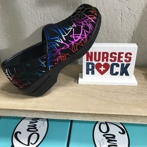 Savvy nurse shoes